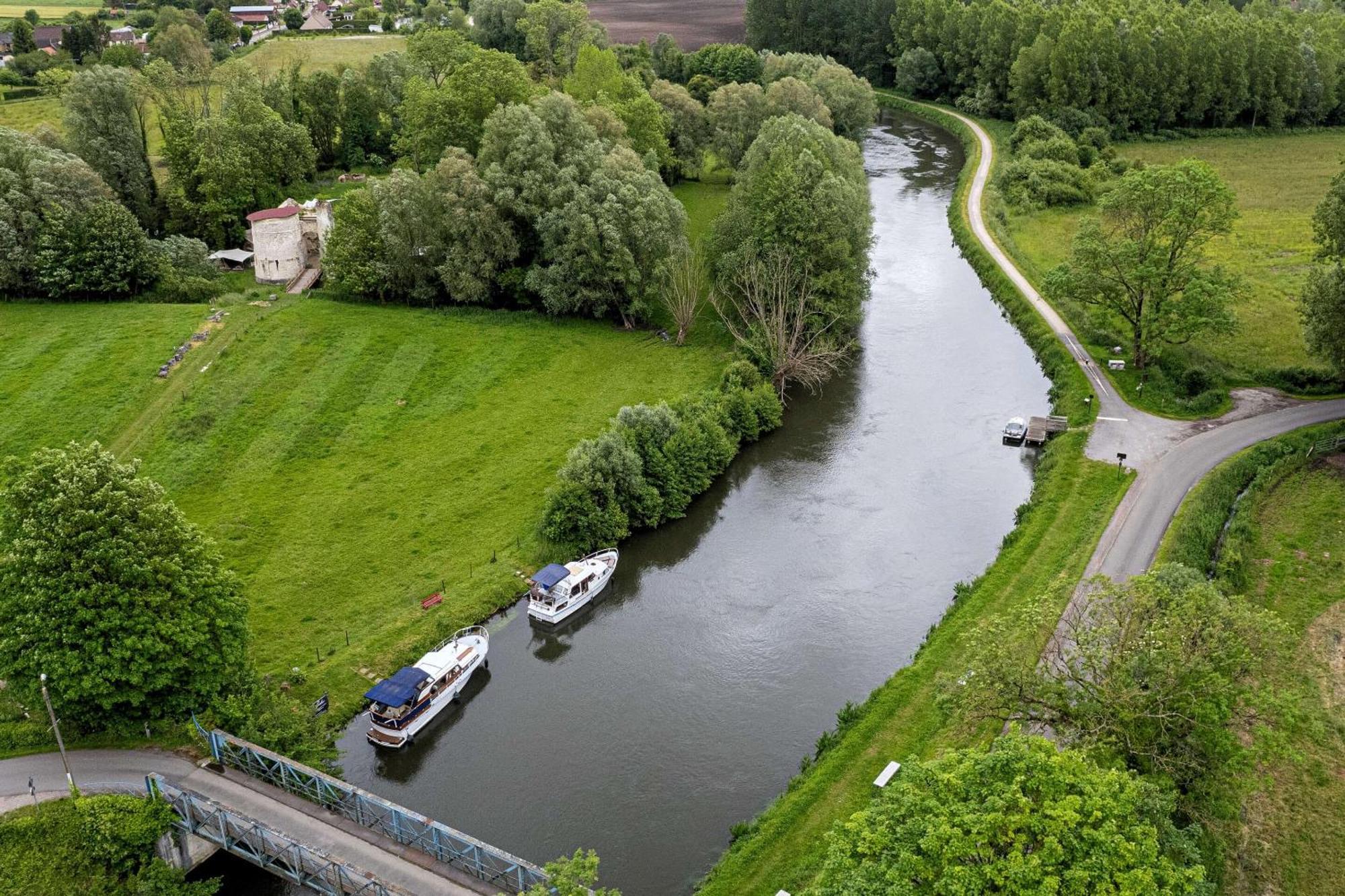 Sealov Hebergements Insolites- Linge, Menage Et Velos Inclus Eaucourt-sur-Somme Rum bild